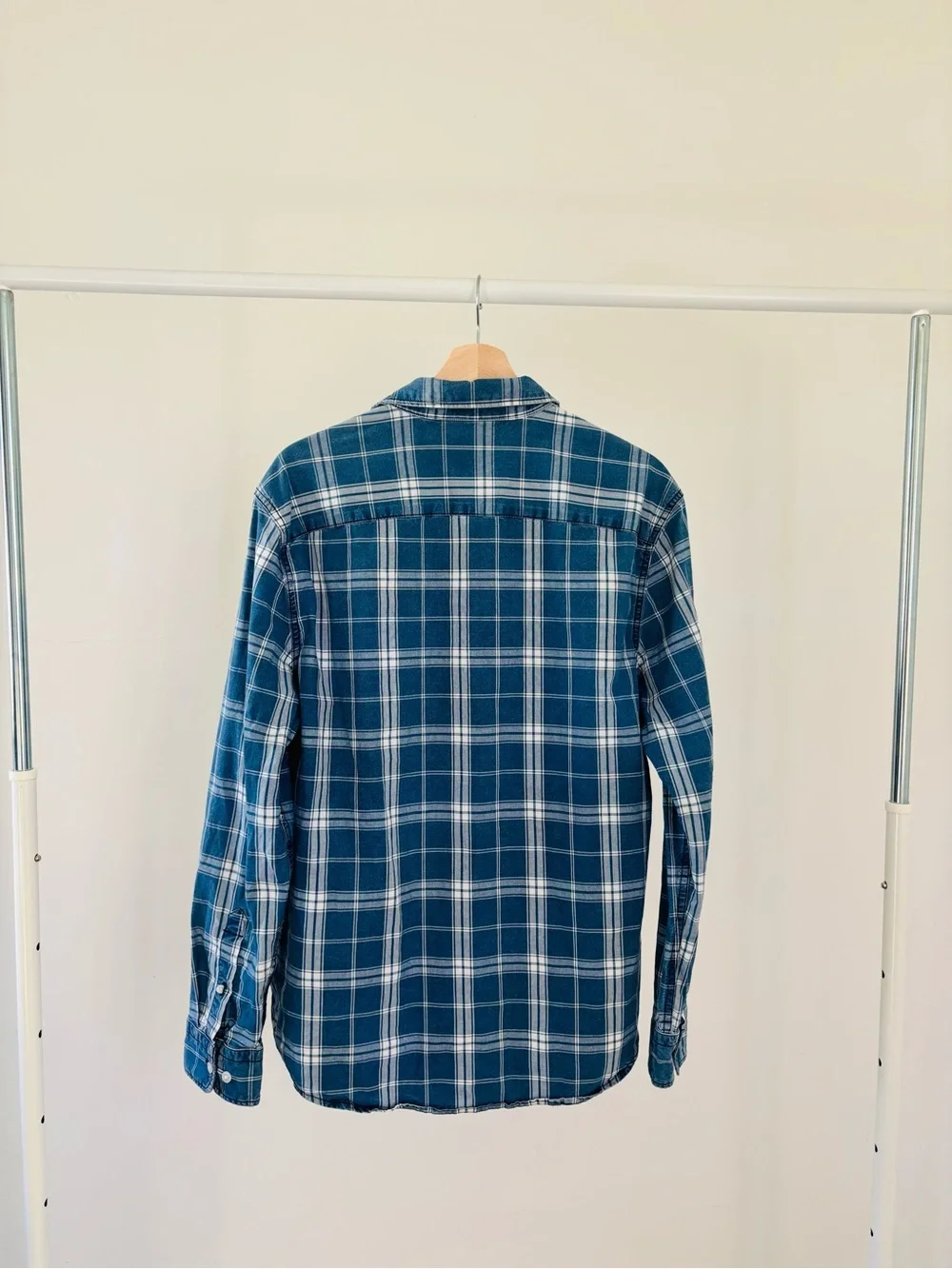 Levi’s Blue & White Check Button Down | 100% Cotton | Classic Shirt